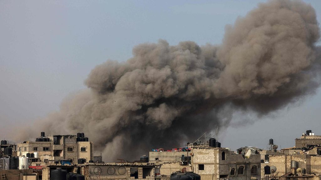 Israel sanoo jatkavansa iskuja Gazaan Iranin hyökkäyksen jälkeenkin