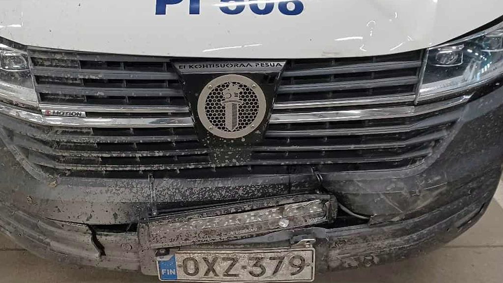Vaurioitunut poliisiauto