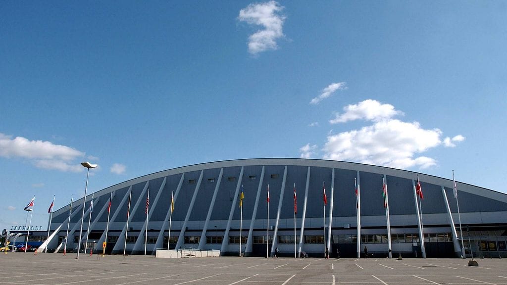 AOP Hakametsä jäähalli