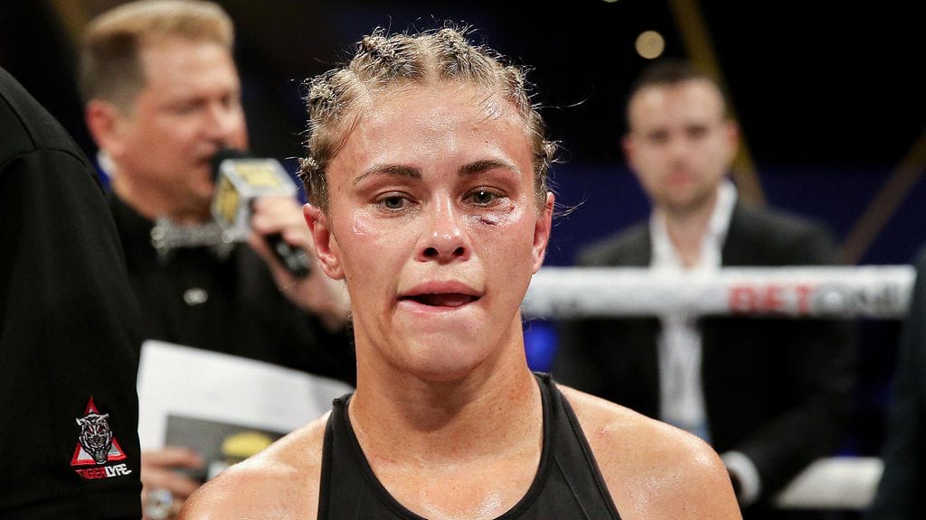 Paige VanZant havaitsi miehen pommittaneen häntä viesteillä.