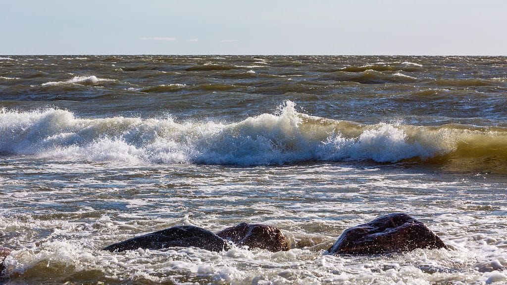 Tilanteesta ei ole tällä hetkellä vaaraa, meripelastuskeskuksesta kerrotaan.