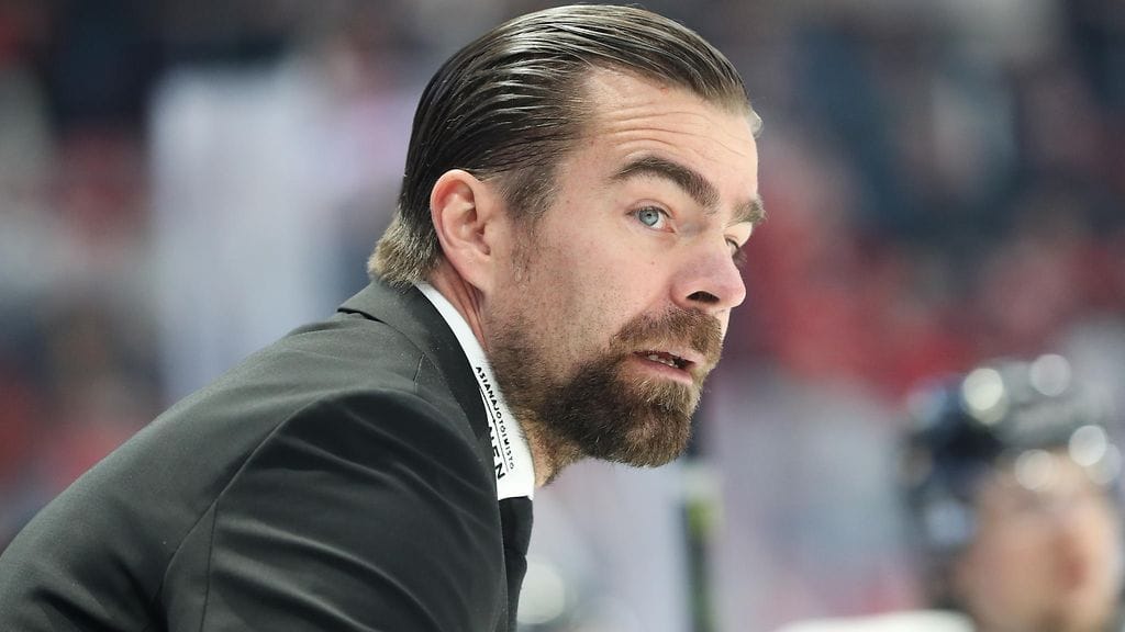 Jussi Ahokas valmentaa OHL:ssä ensimmäistä kauttaan.