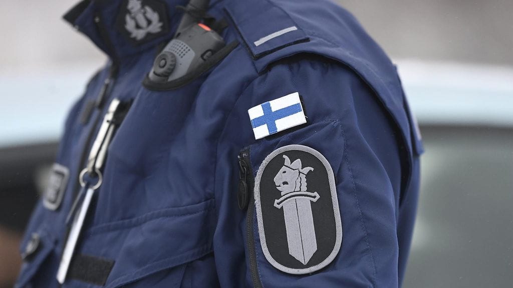 Poliisi epäilee nuoren miehen tulleen pahoinpidellyksi ja ryöstetyksi auantaiaamuna kello 5.00–7.00 välisenä aikana.
