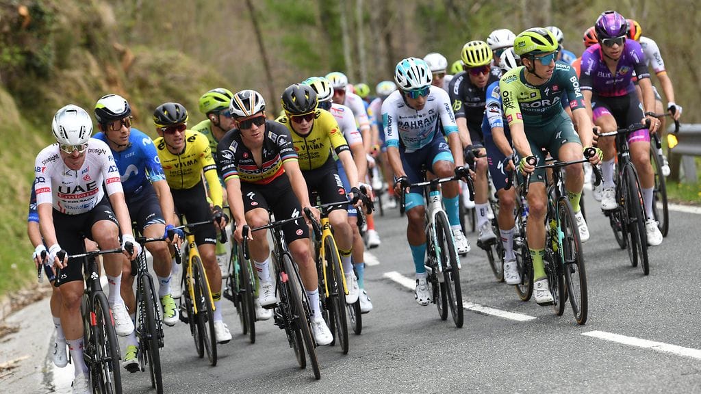 Baskimaan ympäriajo jouduttiin keskeyttämään onnettomuuden takia.