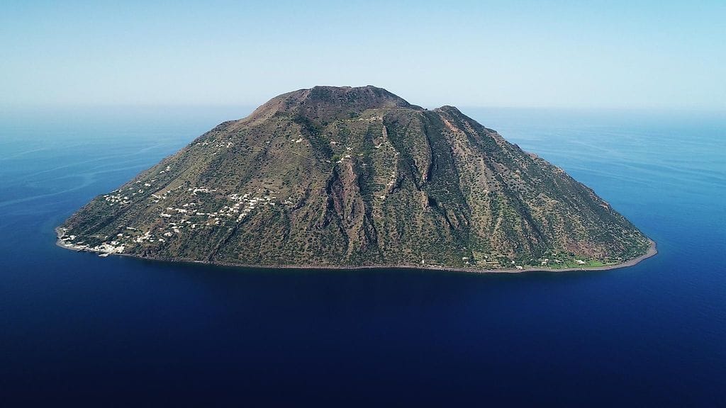 alicudi, sisilia, italia