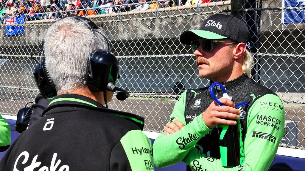 Valtteri Bottas harmitteli toista varikkopysähdystä Japanin GP:ssä.