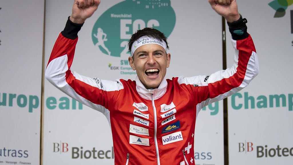 Matthias Kyburz juoksi sensaatiomaisen maratondebyytin Pariisissa.