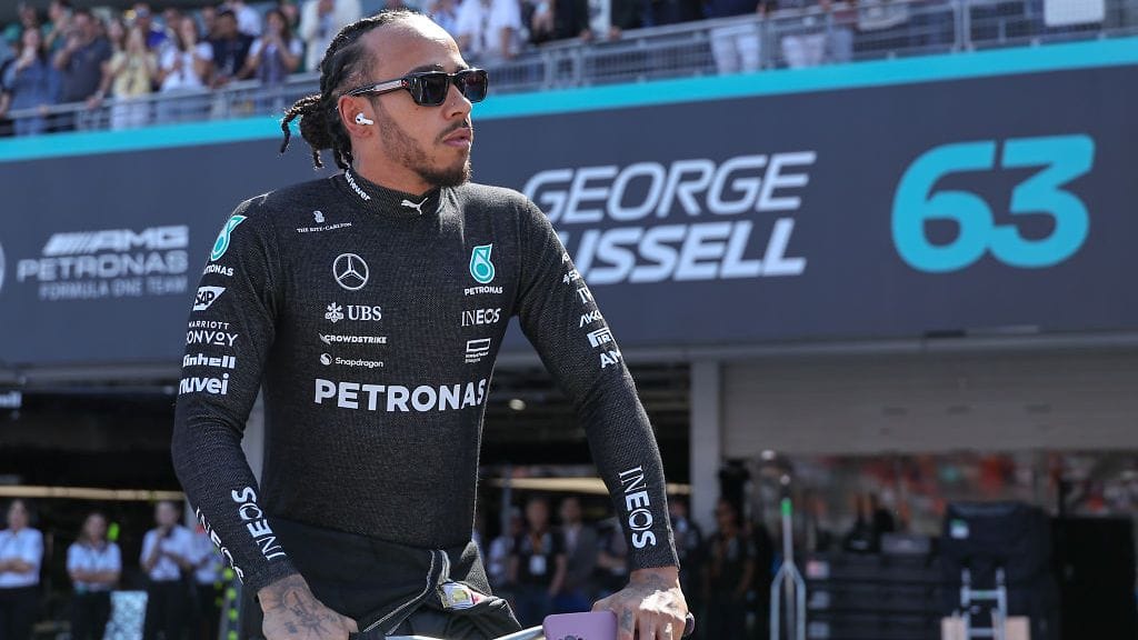 Lewis Hamilton ei halua kuulla vertailua Ferrariin ollessaan vielä Mercedeksen F1-kuski.