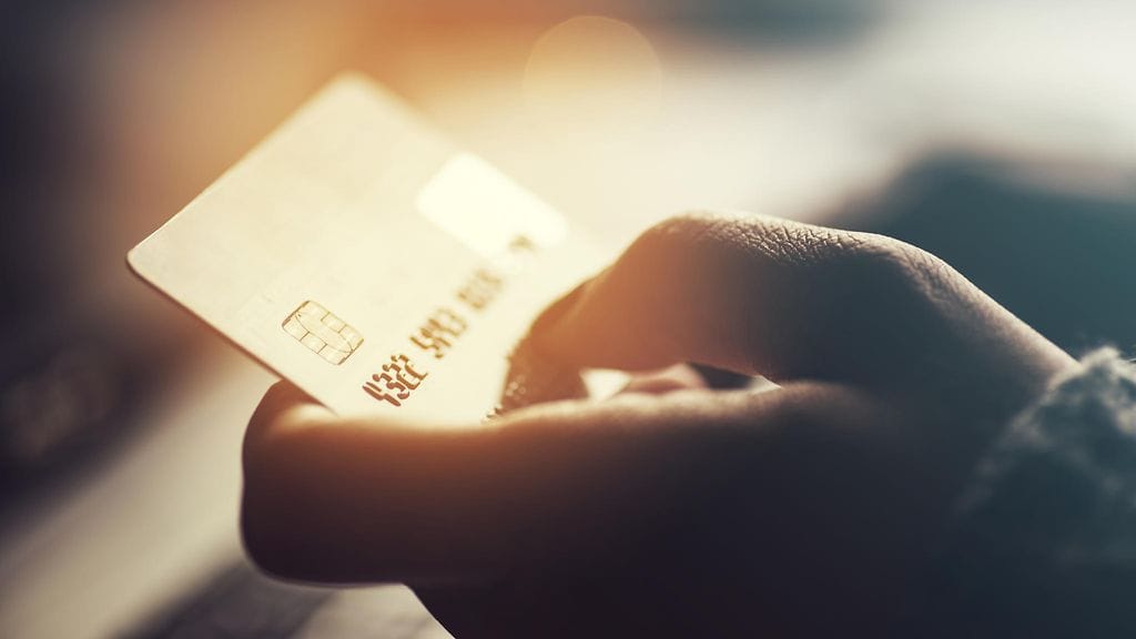 Maksukortin myöntämisehdoissa määritellään, että kortti ja sen tunnusluku ovat henkilökohtaisia.