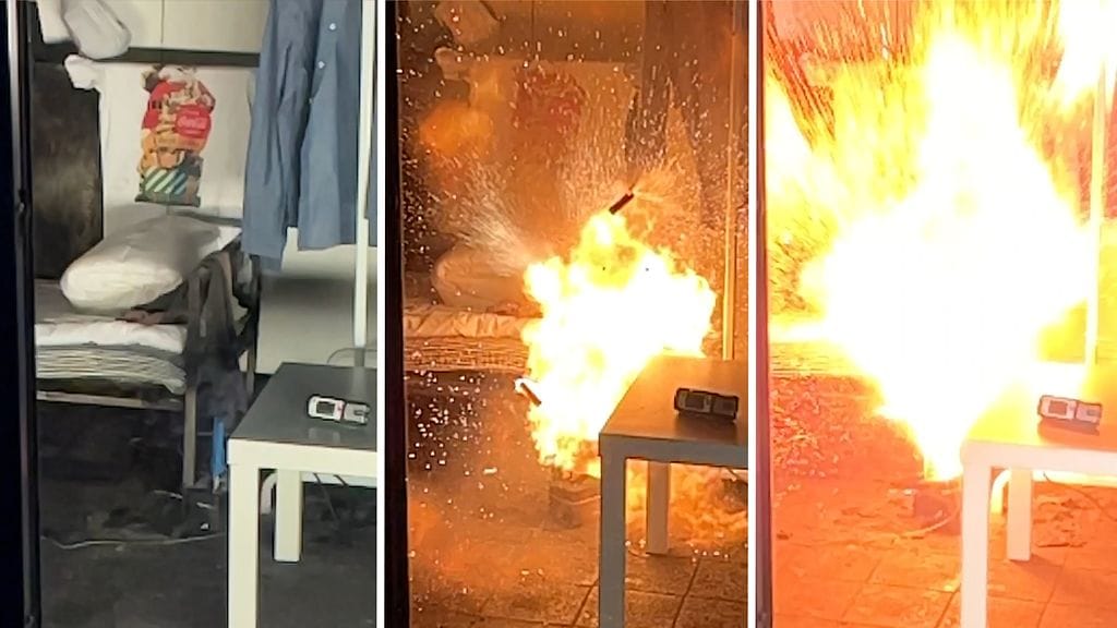 Pelastusopisto demonstroi akkupalon syttymistä huoneistossa. Kuvituskuva.