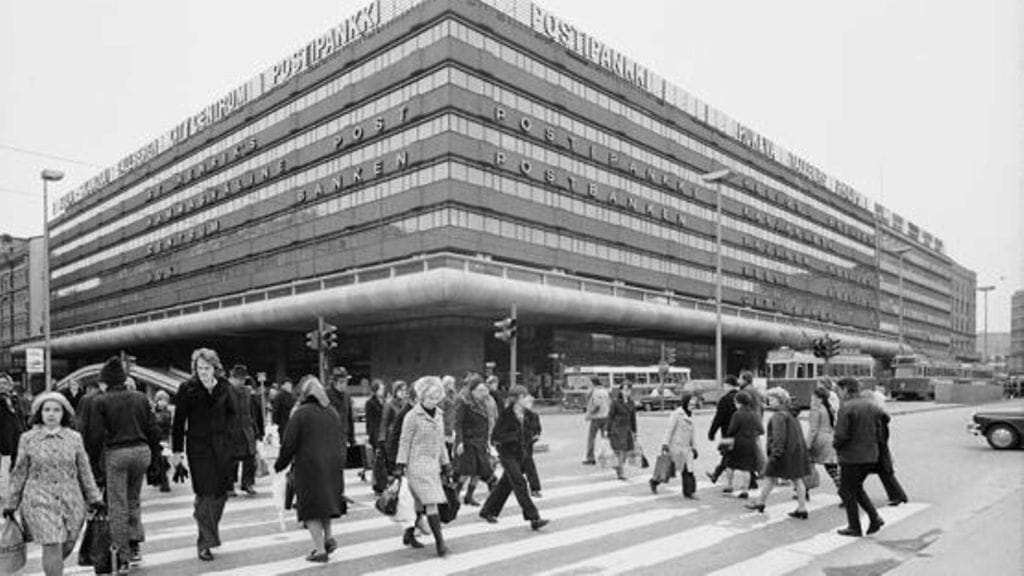 Onko joku näistä Helsingin keskustassa vuonna 1973 liikkuneista henkilöistä vakooja?