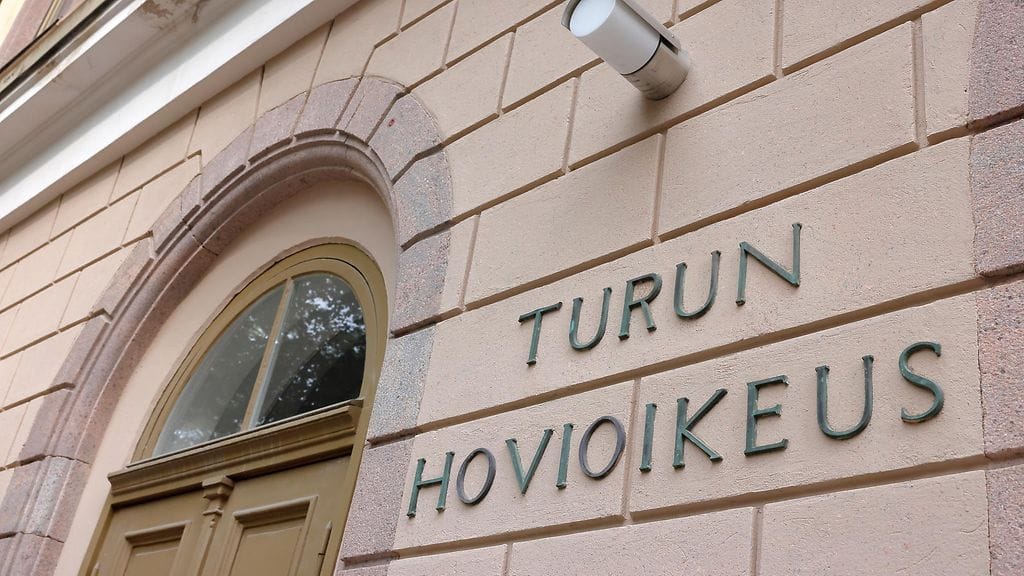 Hovioikeus muutti käräjäoikeuden antamaa tuomiota.