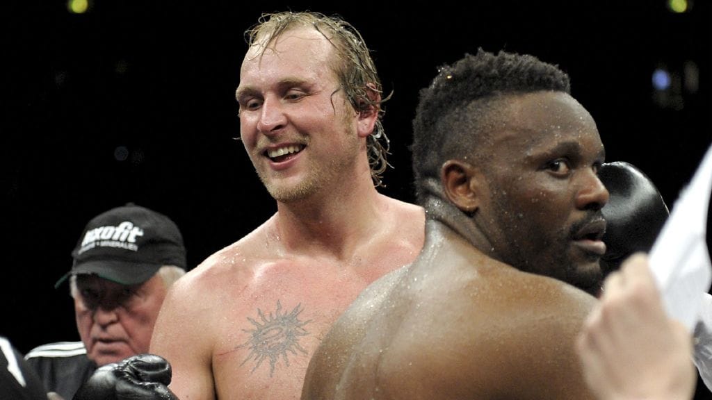 Robert Helenius voitti Dereck Chisoran joulukuussa 2011.