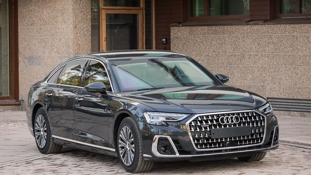 Tasavallan presidentin virka-auto on Audi.