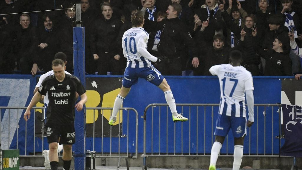 HJK kaatoi Veikkausliigan kotiavauksessaan Lahden 4–0. Kuvassa maaliaan tuulettaa Lucas Lingman.