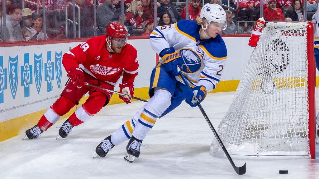 Rasmus Dahlin (oik.) jatkaa kauttaan MM-kisoissa.