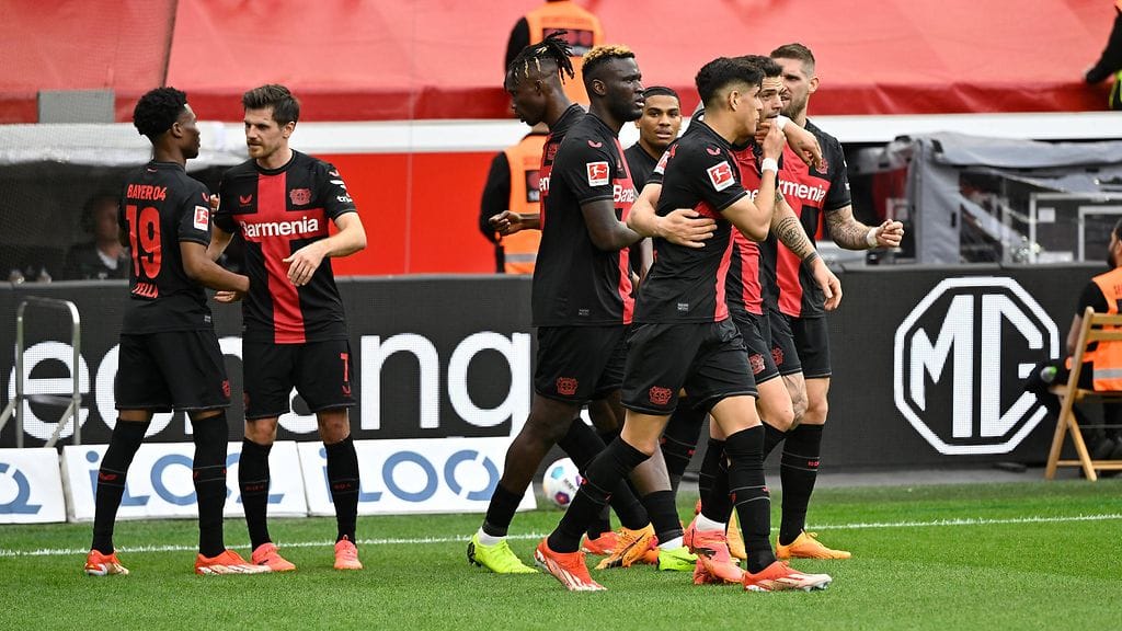 Bayer Leverkusen voitti Saksan Bundesliigan.