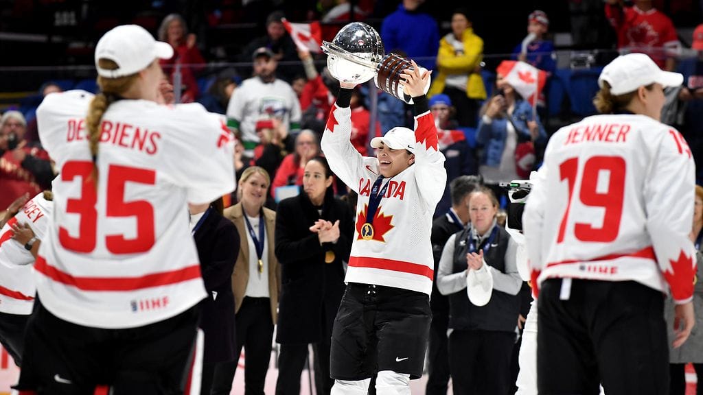 Kanadan Sarah Nurse nosti MM-pokaalin ilmaan Uticassa, New Yorkin osavaltion pohjoisosassa.