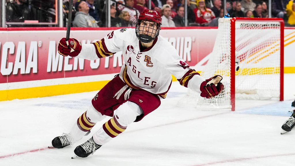 Cutter Gauthier, 20, solmi NHL-sopimuksen Anaheim Ducksin kanssa.