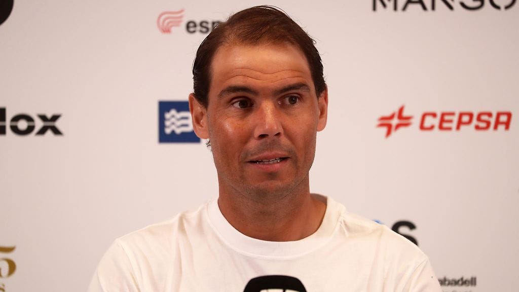 Rafael Nadal puhui toimittajille maanantaina Barcelonassa.