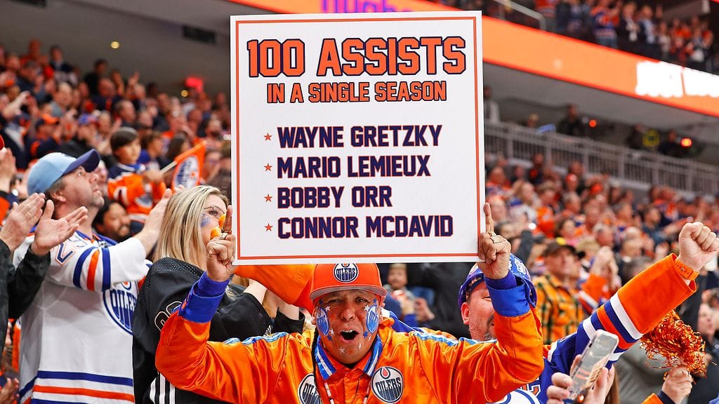 Edmonton-fani juhlisti San Jose -murskajaisissa McDavidin saavutusta.