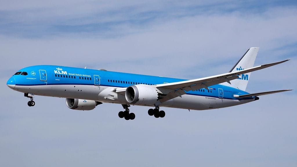 Kuvassa Boeing 787-9.