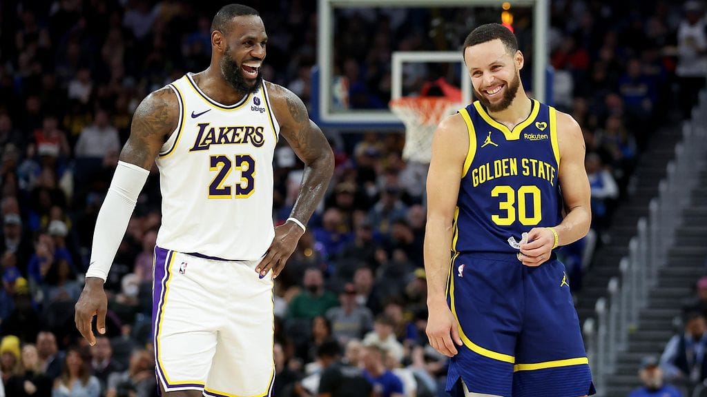 LeBron James ja Stephen Curry tähdittävät Yhdysvaltojen olympiajoukkuetta.