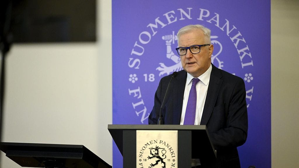 Rehn toivoo, että jatkossa talouden tasapainotusta tehtäisiin parlamentaarisesti eli kaikkien eduskuntapuolueiden kesken. Kuvassa Rehn huhtikuussa 2024.