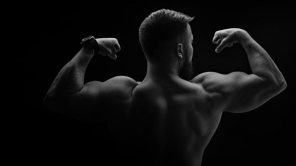 Kehonrakentajan keho oli kärsinyt anabolisten steroidien pitkäaikaisesta käytöstä. Kuvituskuva.