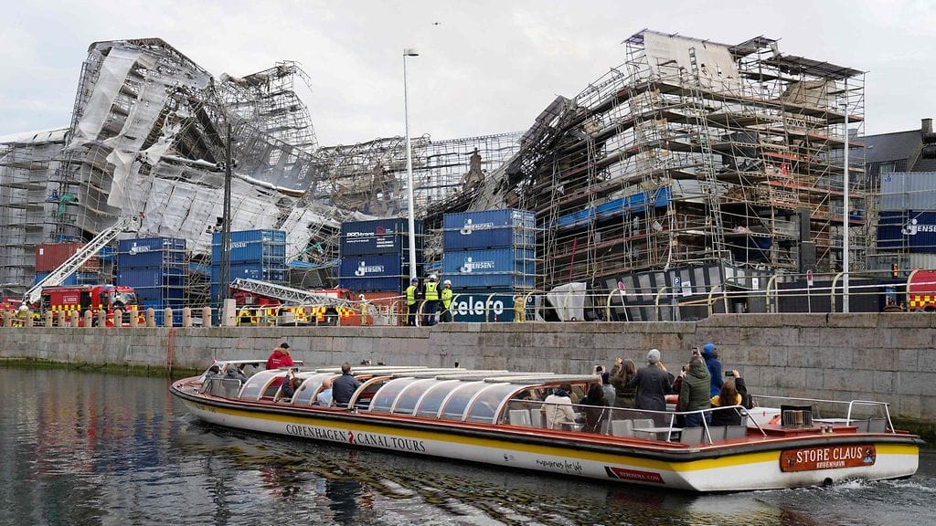 LK Kööpenhamina pörssitalo romahtanut seinä