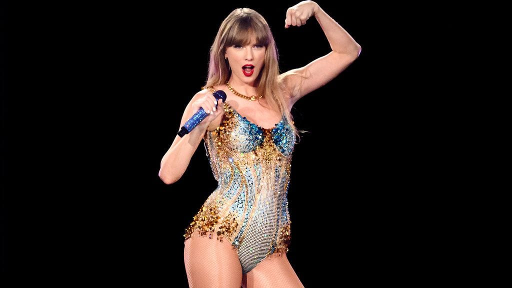 Supertähti Taylor Swift meni kihloihin