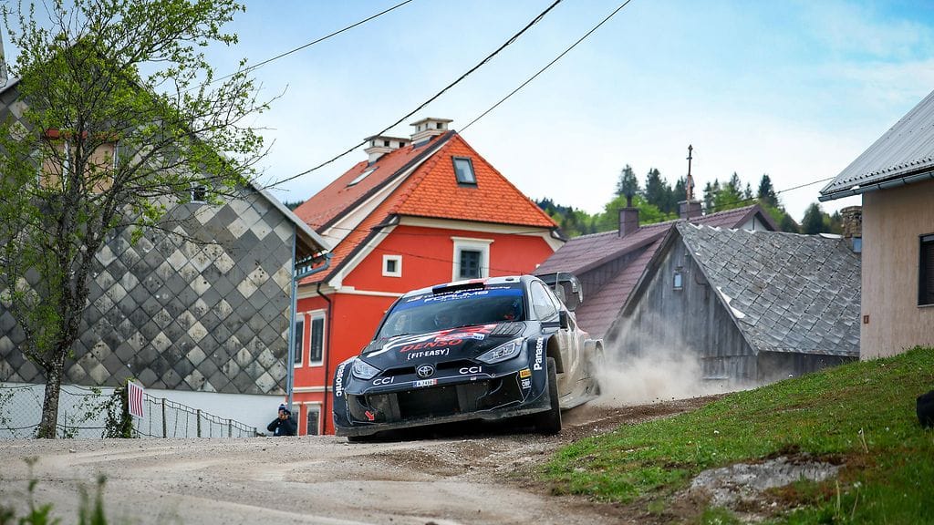 Kroatian MM-rallia johtavalla Thierry Neuvillella rengasrikko