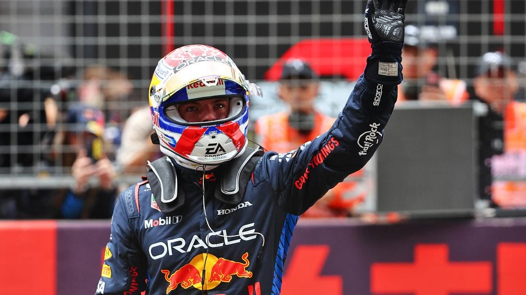 Max Verstappen otti voiton Shanghain sprinttikisassa.