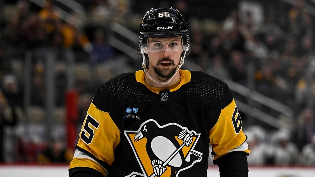 Erik Karlsson liittyy mukaan Ruotsin MM-kisaryhmään.