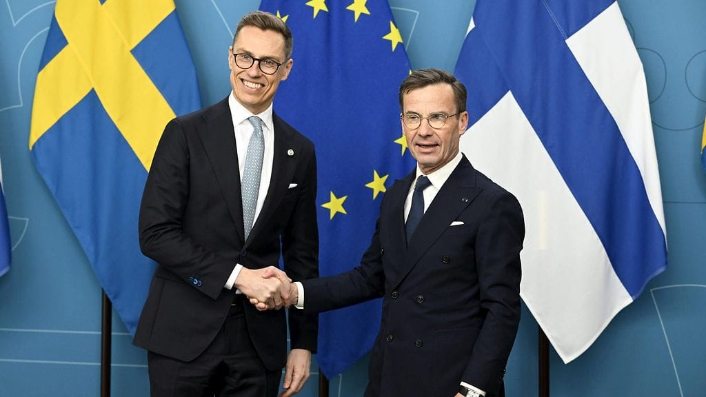 Presidentti Alexander Stubb ja Ruotsin pääministeri Ulf Kristersson Stubbin Ruotsin vierailulla huhtikuussa 2024.