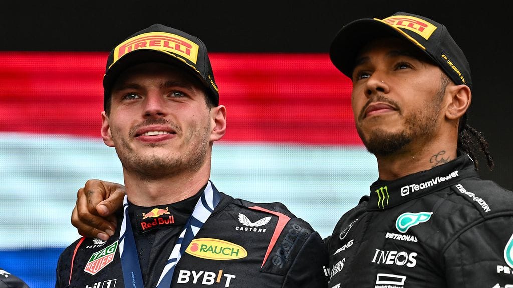 Max Verstappen ja Lewis Hamilton kesäkuussa 2023.