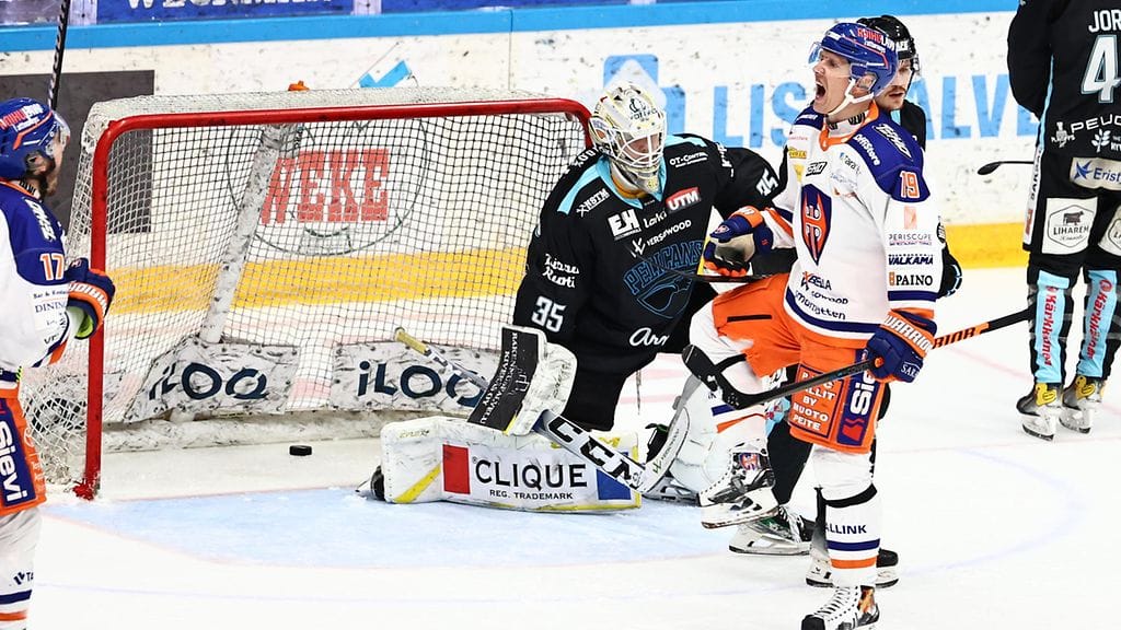 Tappara on vienyt Pelicansia finaalisarjassa.