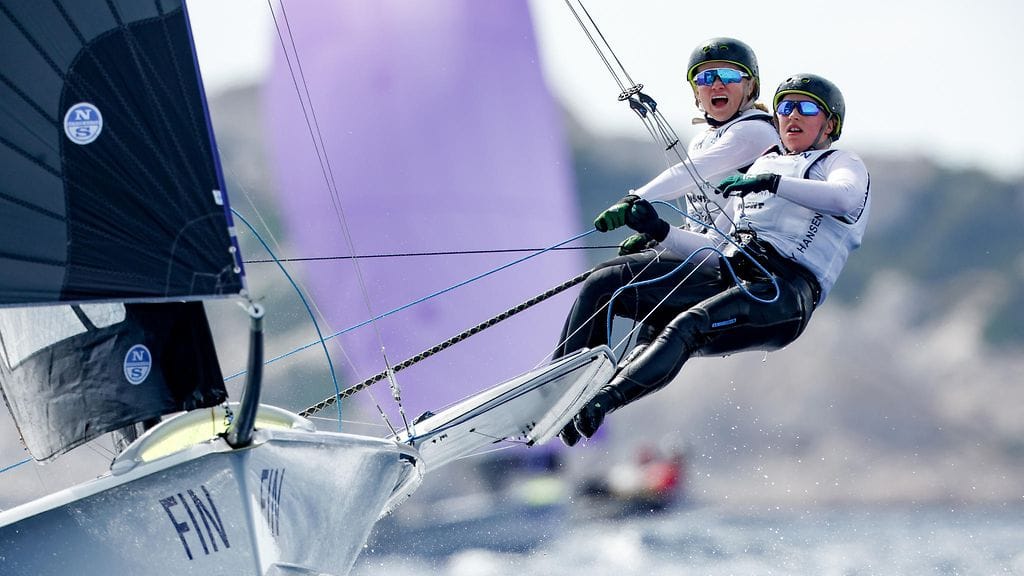 Ronja Grönblom ja Veera Hokka hankkivat olympiapaikan.