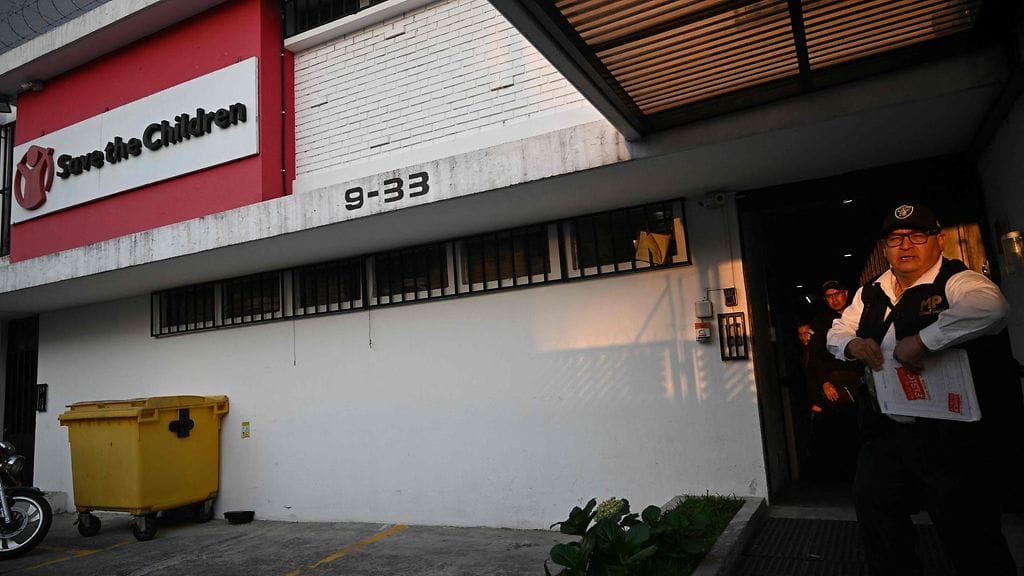 Guatemalan viranomaiset tekivät torstaina ratsian kansainvälisen Pelastakaa Lapset -järjestön toimistoon maan pääkaupungissa Guatemalassa.