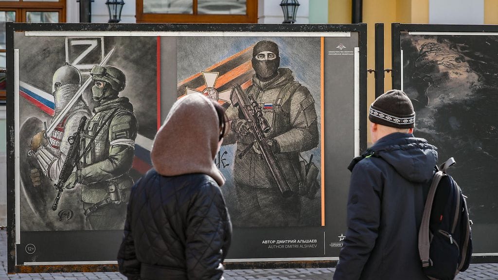 Moskovassa oli huhtikuussa esillä "Me tuomme rauhan" -niminen taidenäyttely, jossa kuvattiin Ukrainassa taistelevia venäläissotilaita.