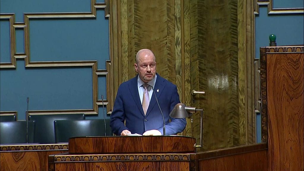 Timo Vornanen eduskunnassa 1