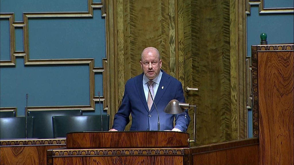 Perussuomalaiset erotti Timo Vornasen puolueesta toukokuussa. Sen jälkeen Vornanen perusti oman eduskuntaryhmän.