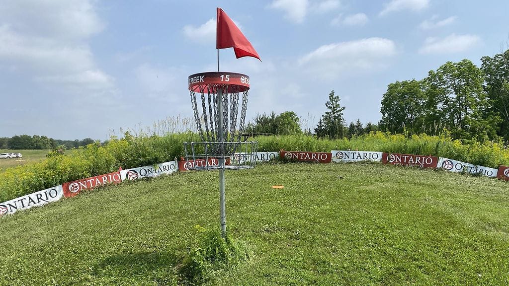 Eveliina Salonen ja Henna Blomroos ottivat kaksoisvoiton frisbeegolfin Illinoisin turnauksessa.