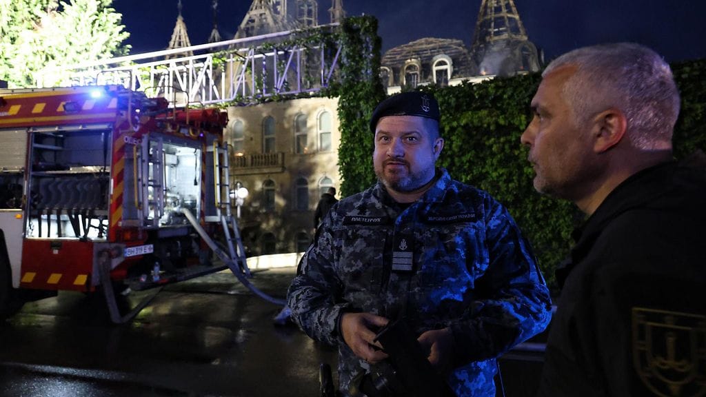 Odessan alueen kuvernööri Oleh Kiper (oik.) kuvattuna Odessassa 29.4.2024.