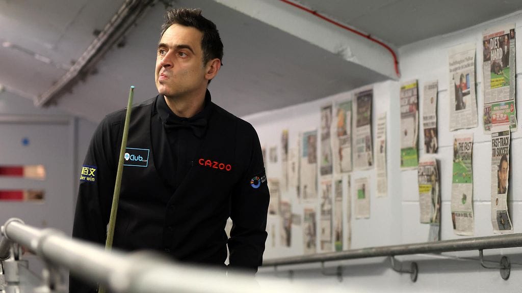 Ronnie O'Sullivanin MM-turnaus Sheffieldin Crucible-teatterissa katkesi puolivälierissä.