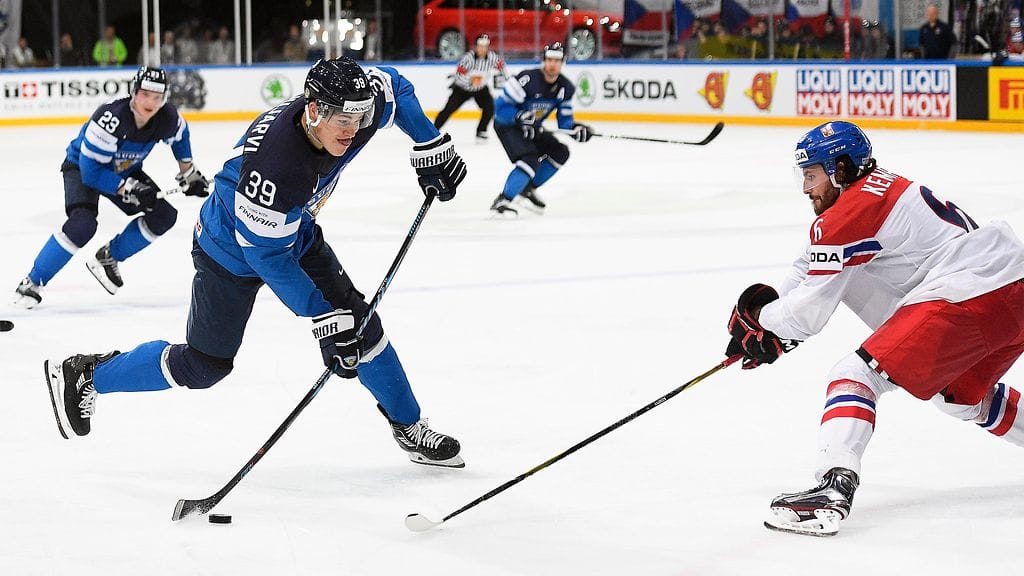 Jesse Puljujärvi palaa Leijonien paitaan. Kuva kevään 2017 MM-kisoista.