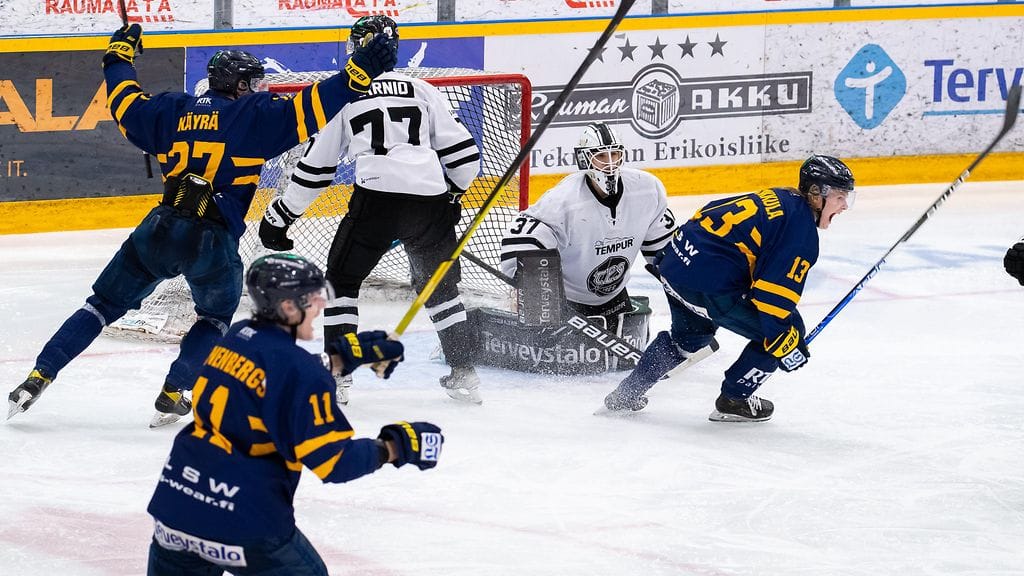 Lukko ja TPS pelasivat jääkiekon U20-sarjan SM-välierissä keväällä 2023.