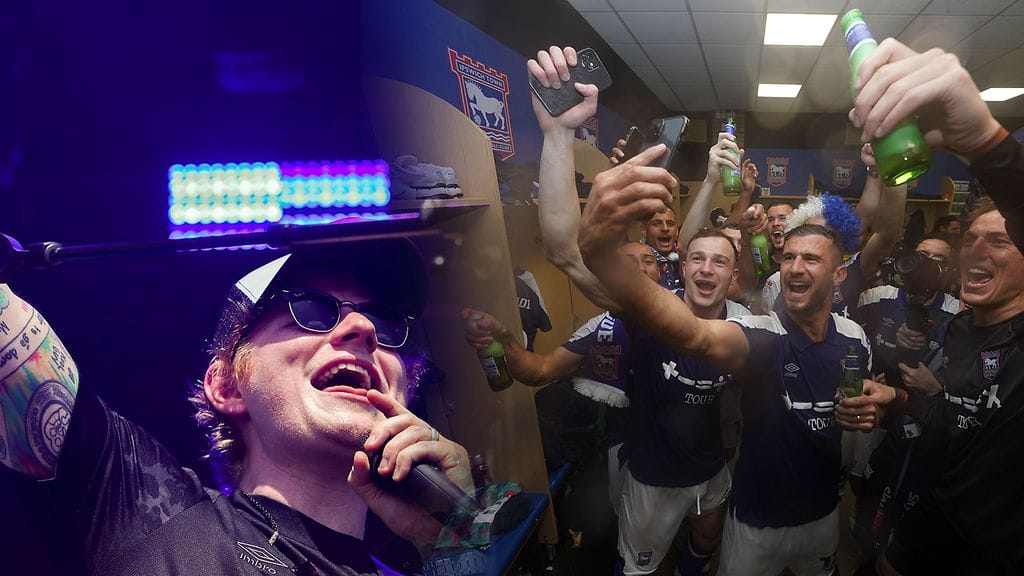 Ed Sheeran onnitteli Ipswichin pelaajia Valioliiga-noususta.