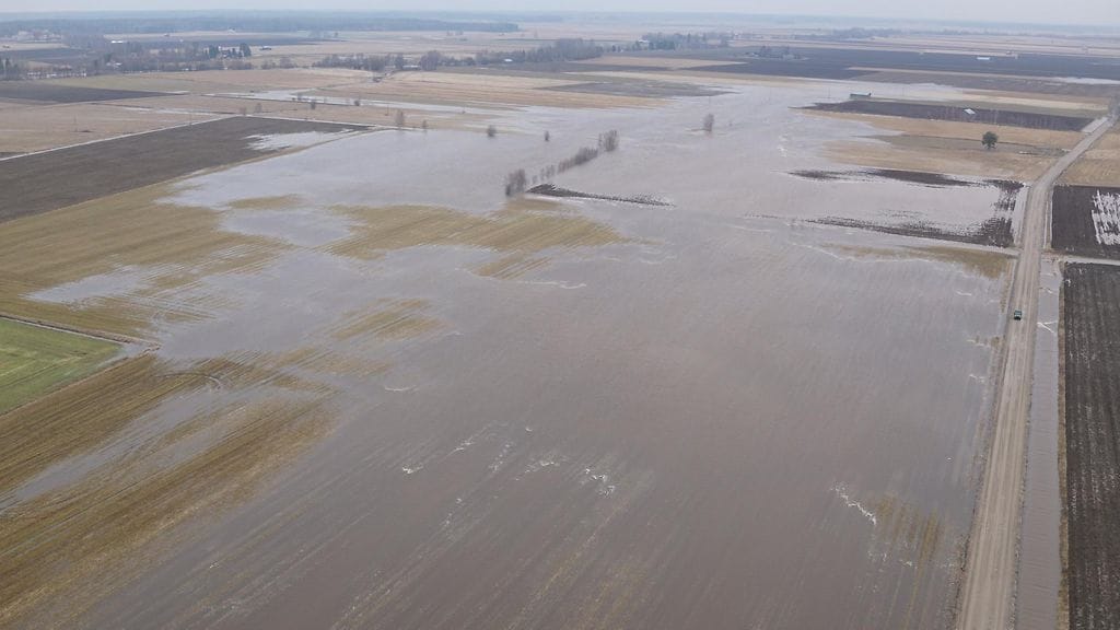 Kuvituskuvassa Kyrönjoki tulvii Röyskölä Ilmajoella 10. huhtikuuta 2024.