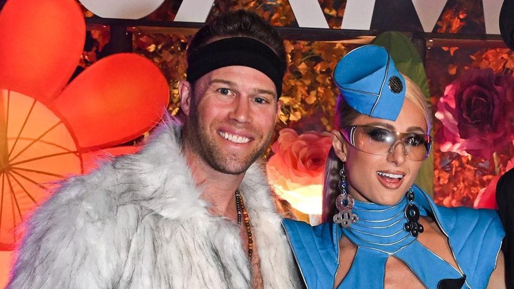 Courtney Reum ja Paris Hilton kuvattuna Halloween-juhlissa Los Angelesissa lokakuussa 2023.